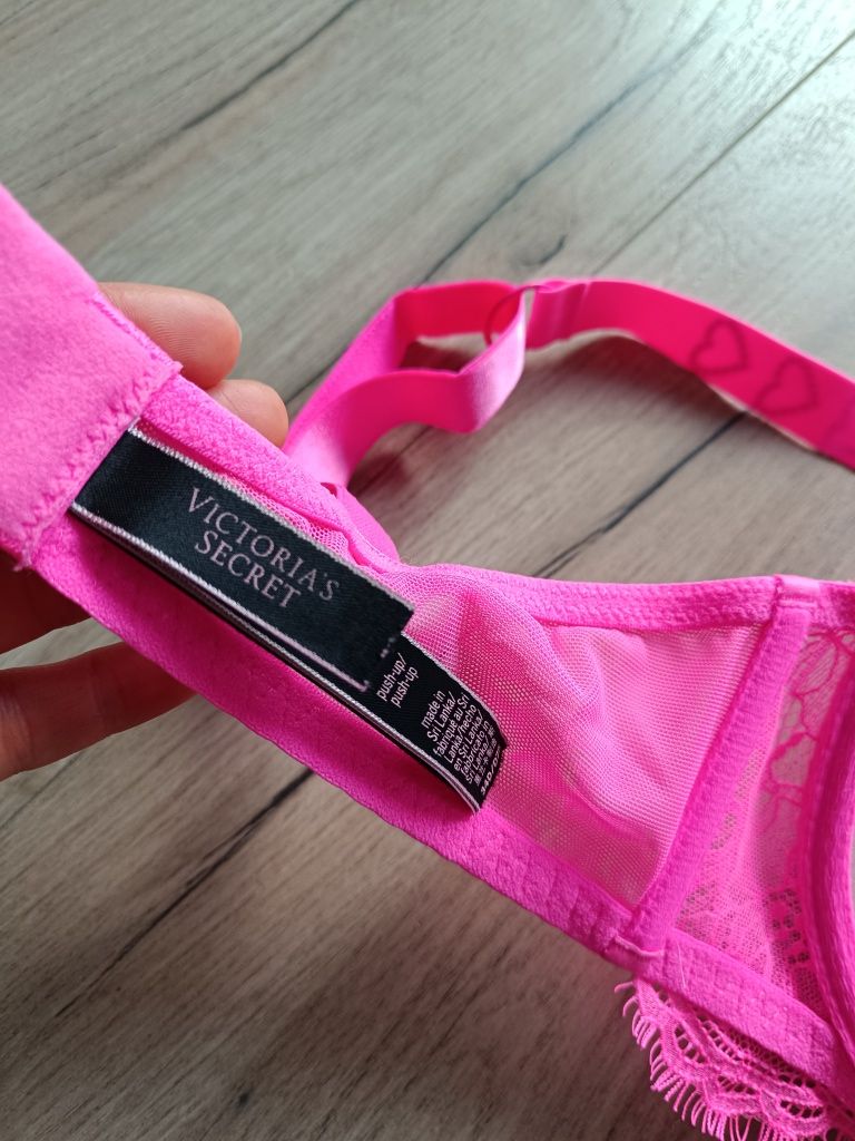 Biustonosz push-up Victoria's Secret rozmiar 75D/34D