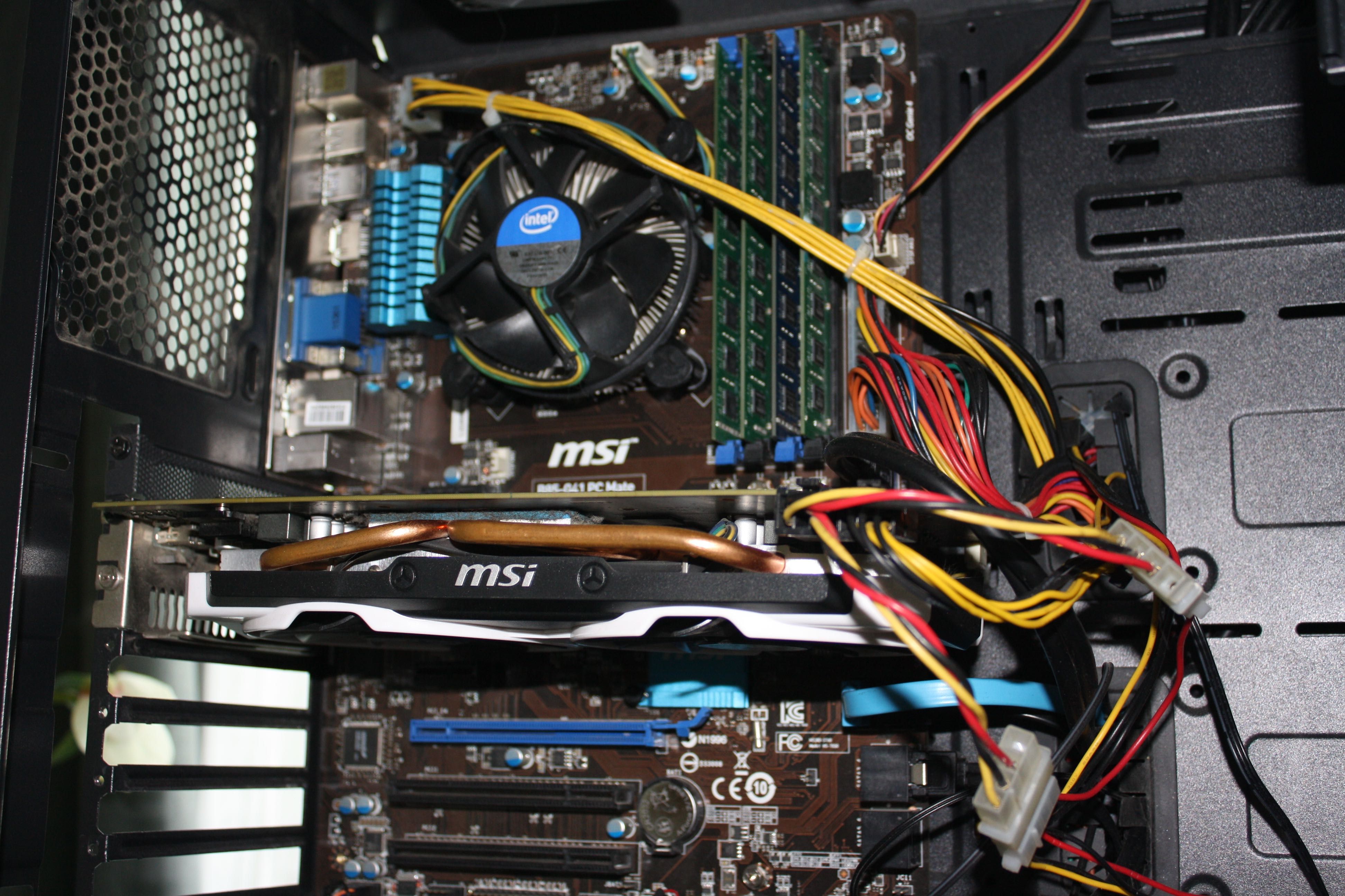 Komputer stacjonarny i5 / 16 GB RAM / SSD