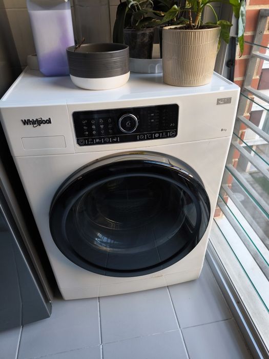 Vendo máquina de lavar roupa Whirlpool, impecável