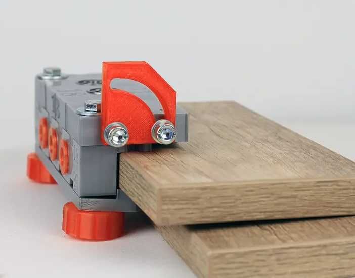 Кондуктор універсальний для конфірматів та шкантів  ДСП 16 і 18