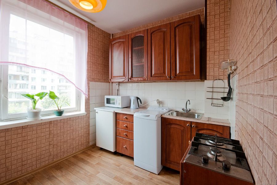 Подобово погодинно аренда квартира метро Лівобережна, Ентузіастів 25