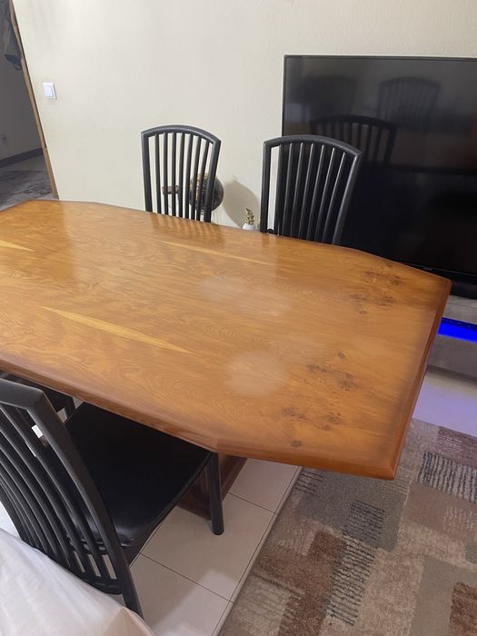 Mesa sala de jantar e cadeiras