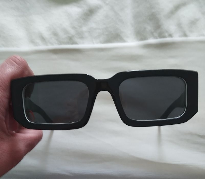 Óculos de sol Prada como novos