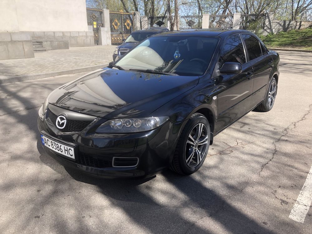 Mazda 6 гарний стан, хороша комплектація