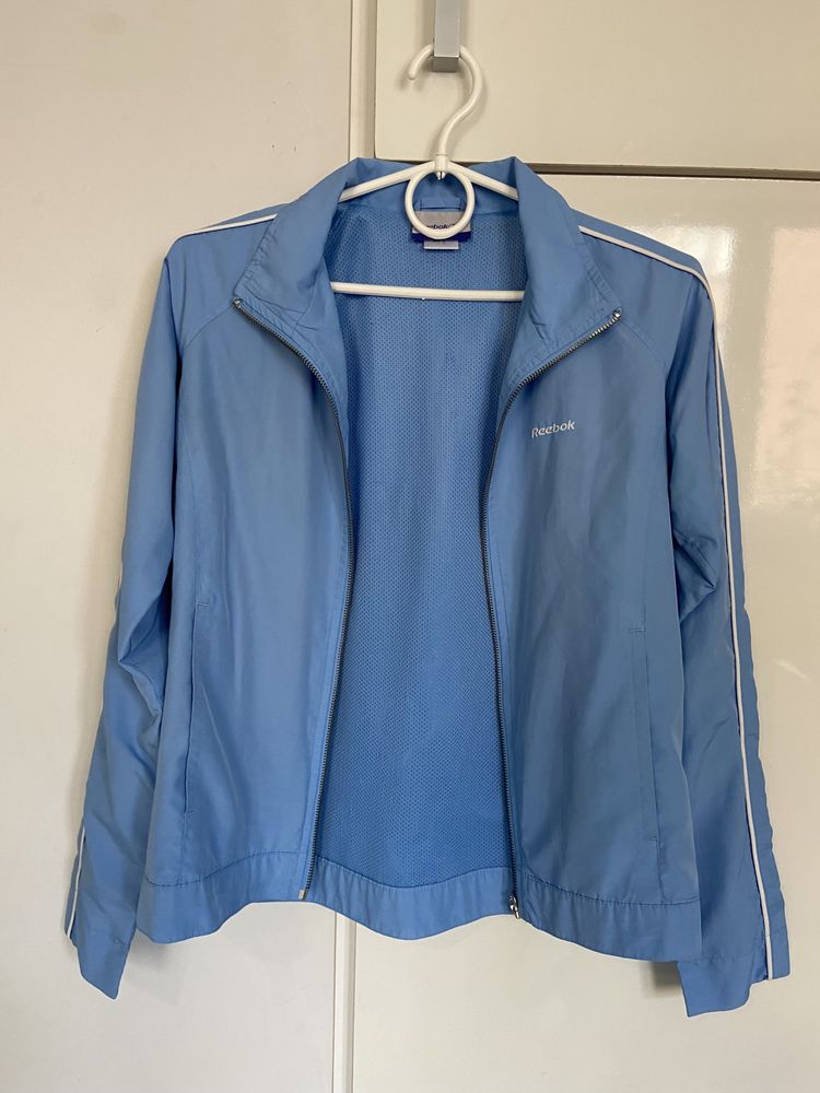 Niebieska baby blue kurtka wiatrówka Reebok