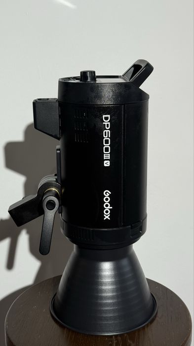 Спалах Godox DP 600III V