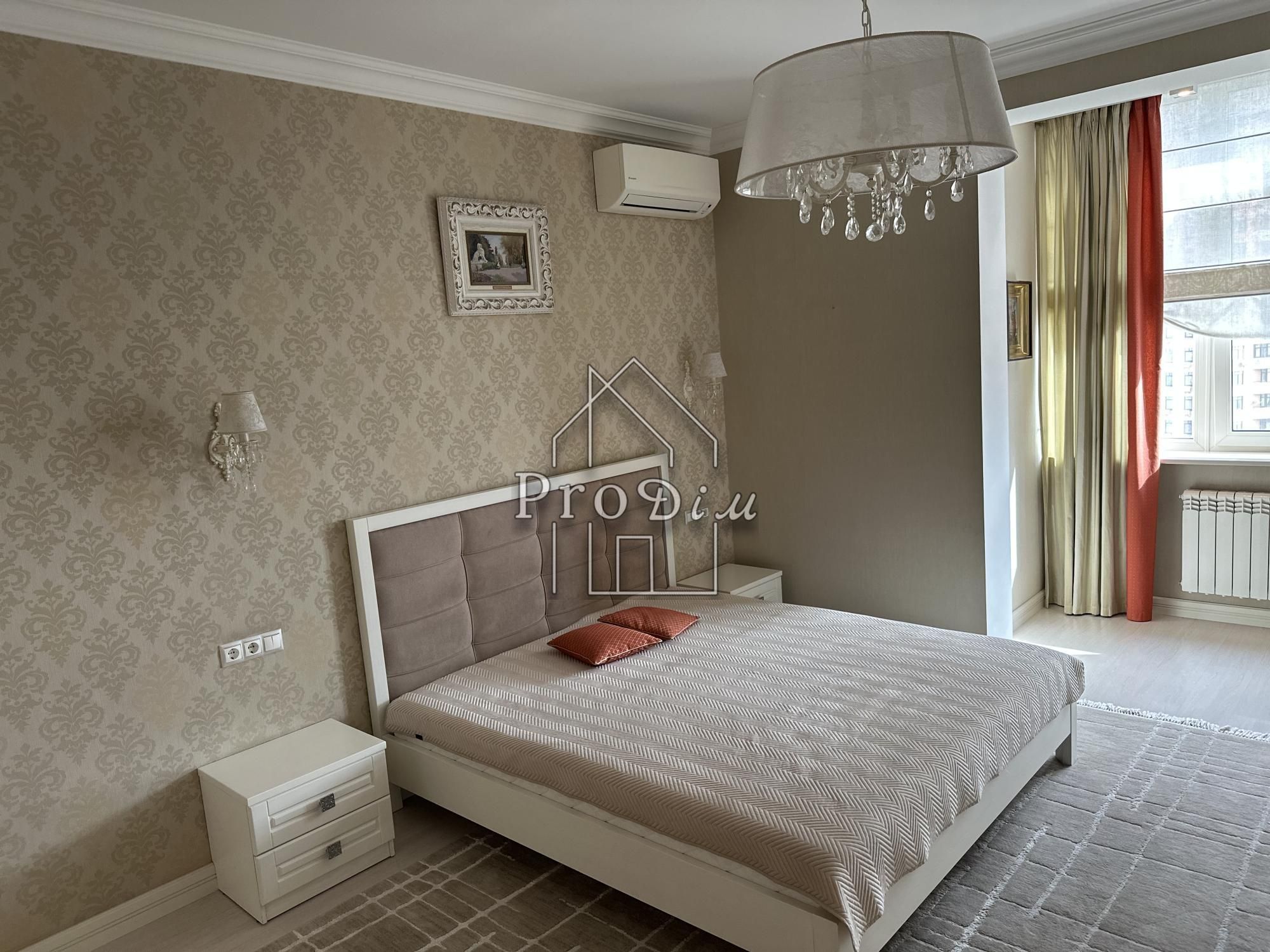 Без %. Продаж Квартира Метро Печерськ. ЖК Панорама, Коновальця 44А.