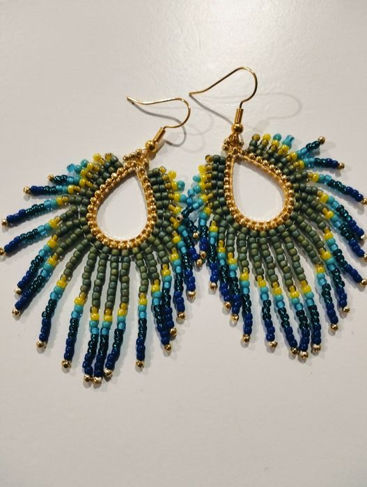 Kolczyki pawie pióro z koralików Toho