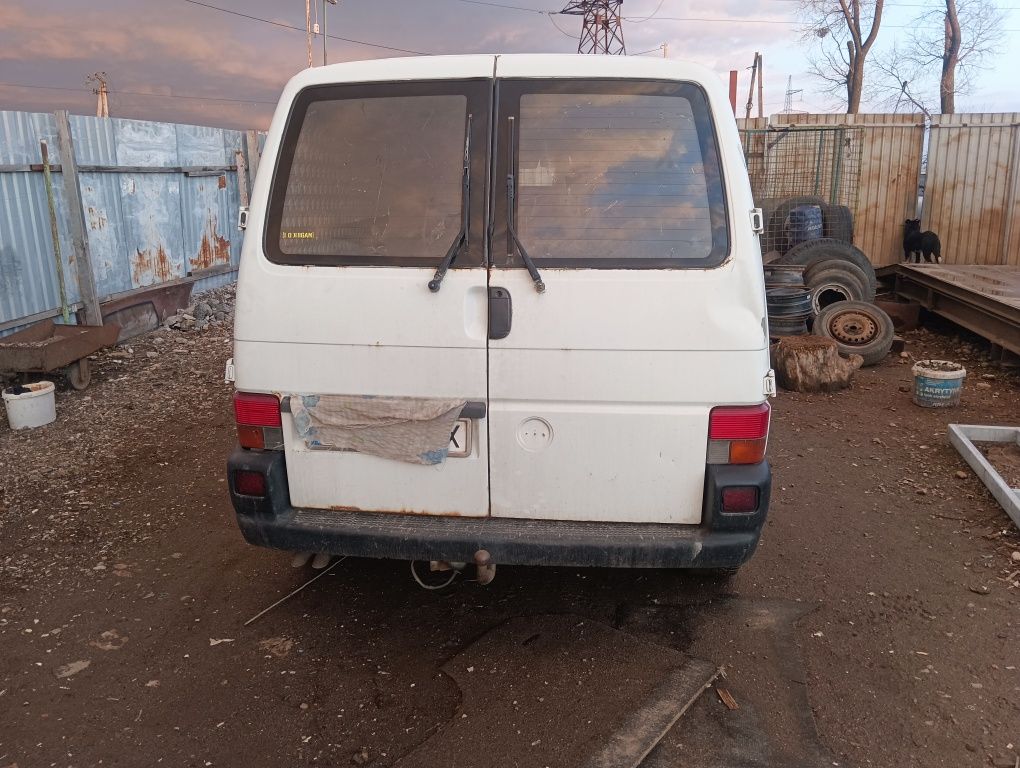 Volkswagen Transporter 2000 рік довга база 75квт