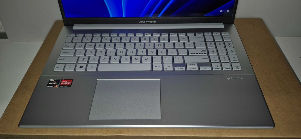 Nowy notebook ASUS 15,6 OLED Ryzen 5-7520, 16GB LPDDR5 512SSD Win 11