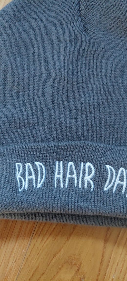 Szara czapka Bad Hair Day