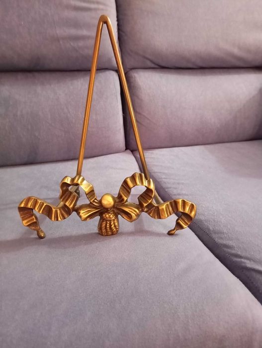 Braseira de cobre com lindo suporte.