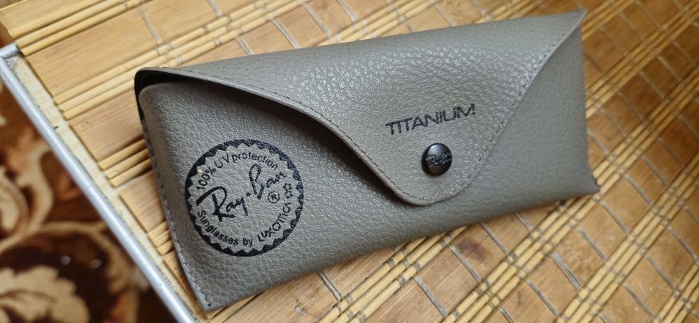 Чехол Ray Ban оригинал.