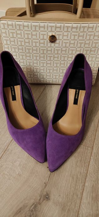 Czółenka Gino Rossi r.39.5