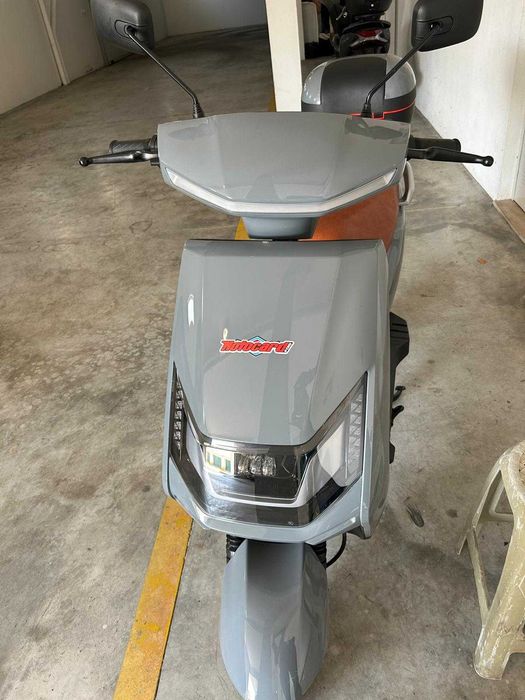 Aluguer scooter eléctrica nova