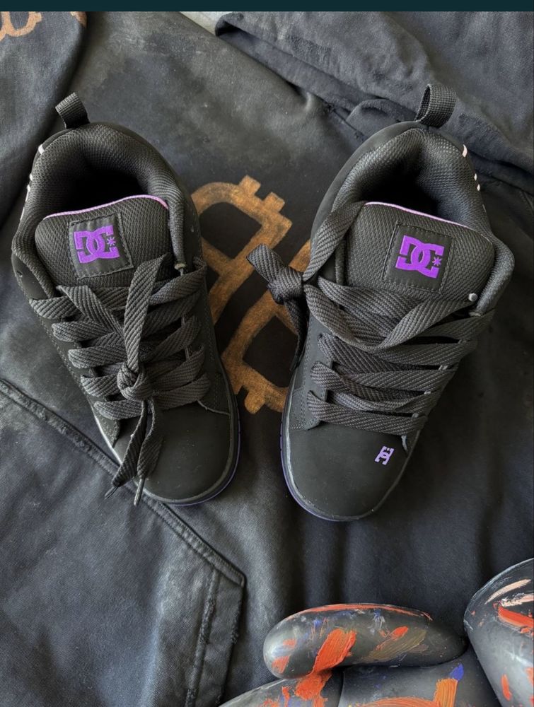 дутиші DC shoes.