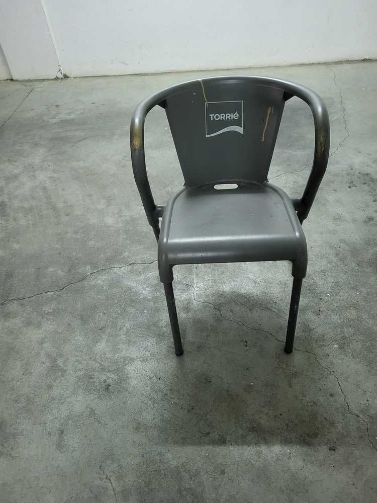 Cadeira em Plástico