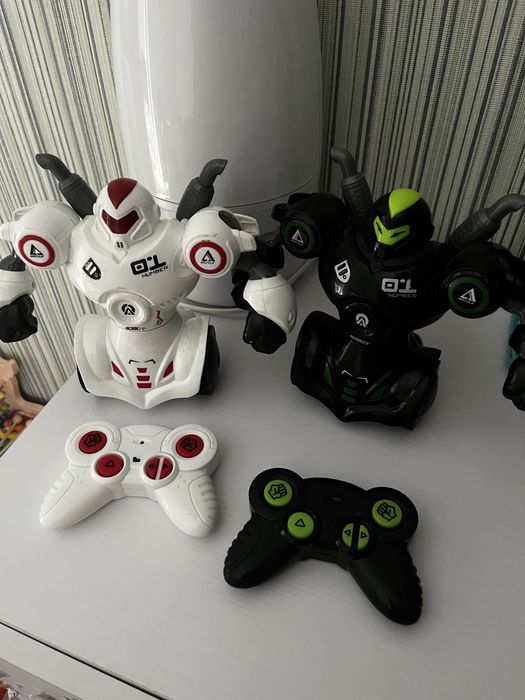 Дитячі роботи що бʼються