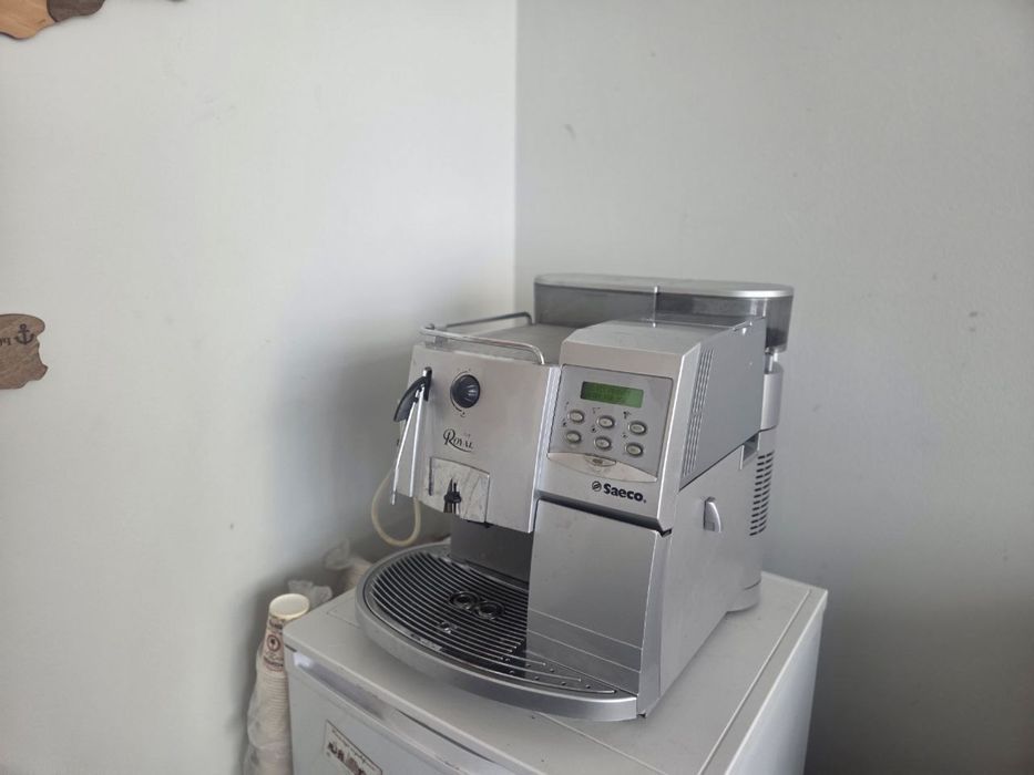Saeco royal proffesional зернова кавоварка