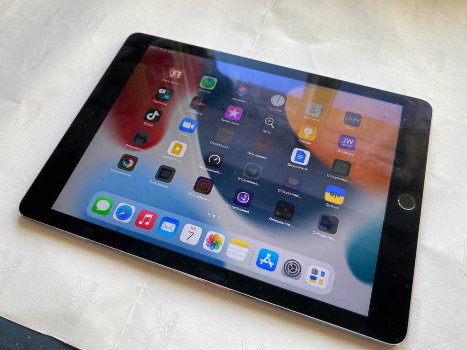 iPad 8th  Wi-Fi A12 Bionic a2270 lte