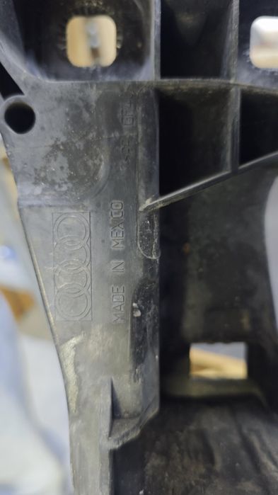 Продам панель кріплення радіаторів (телевізор) 80A805594A, Audi SQ5