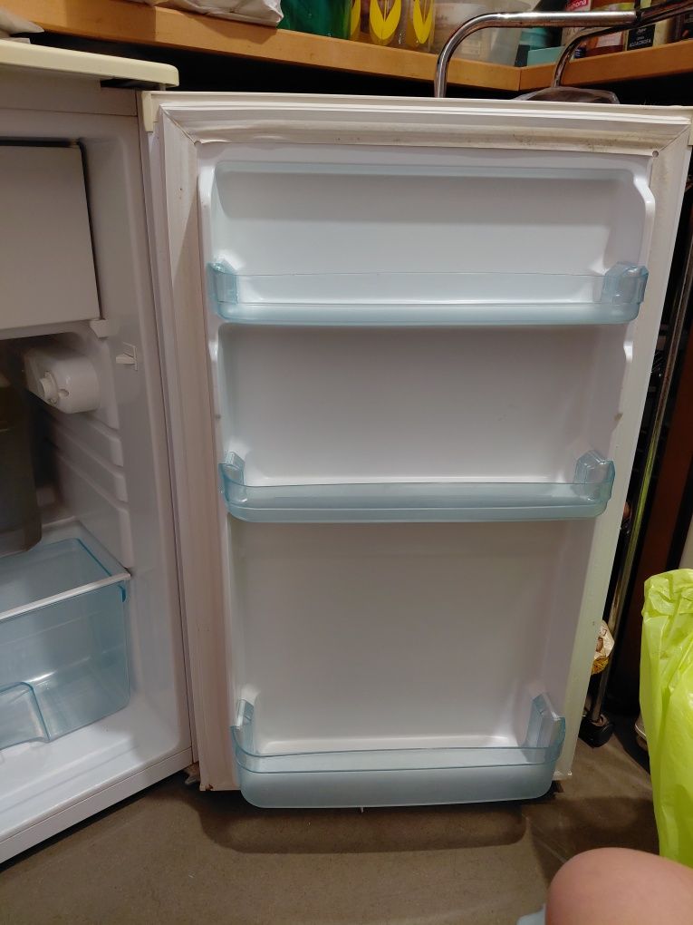 Frigorífico 90cm alt.
