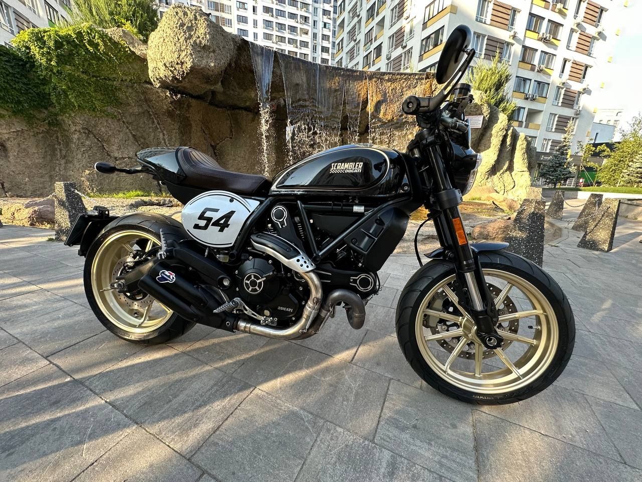 Офіційний Ducati Scrambler Cafe racer