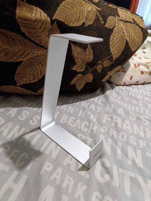 Подставка для наушников