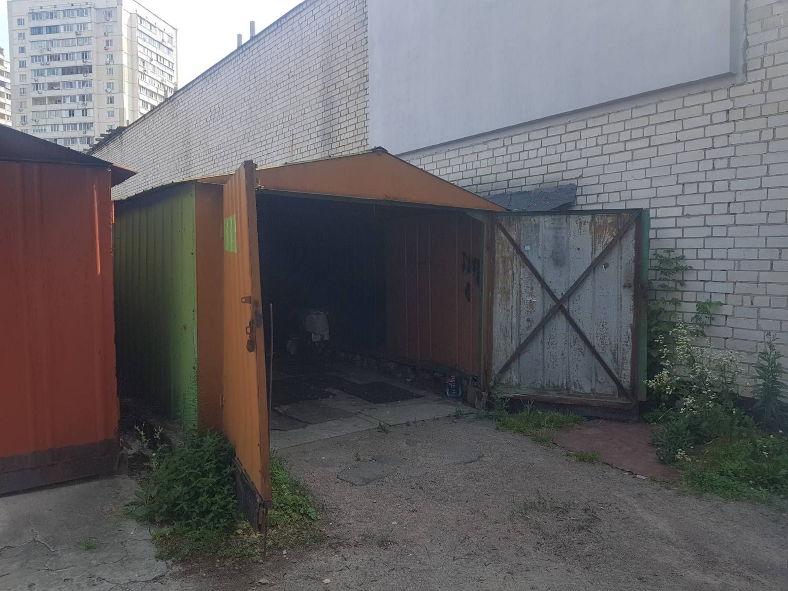 Металевий гараж на вул.Соломії Крушельницької