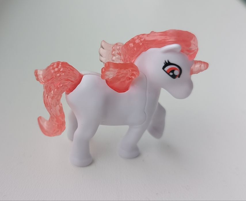 Кіндер единороги фігурки