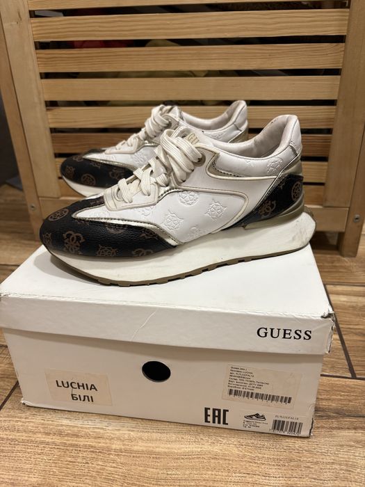 Кросівки Guess 36р. 23,5 смустілка