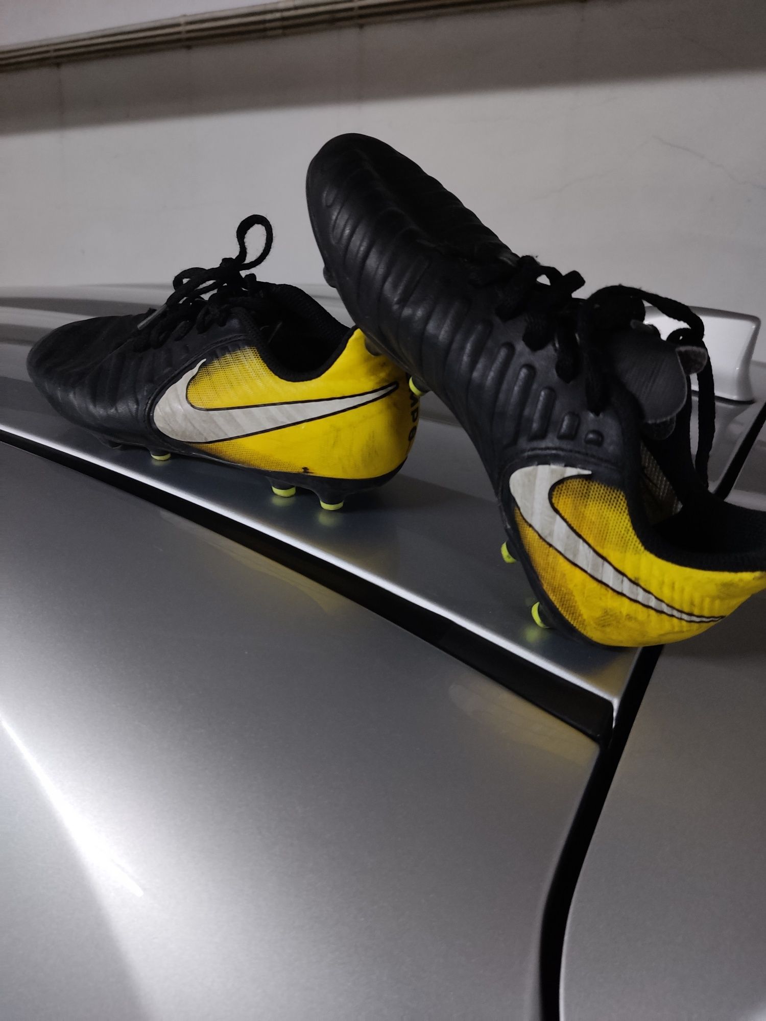 Botas de futebol  Adidas e Nike