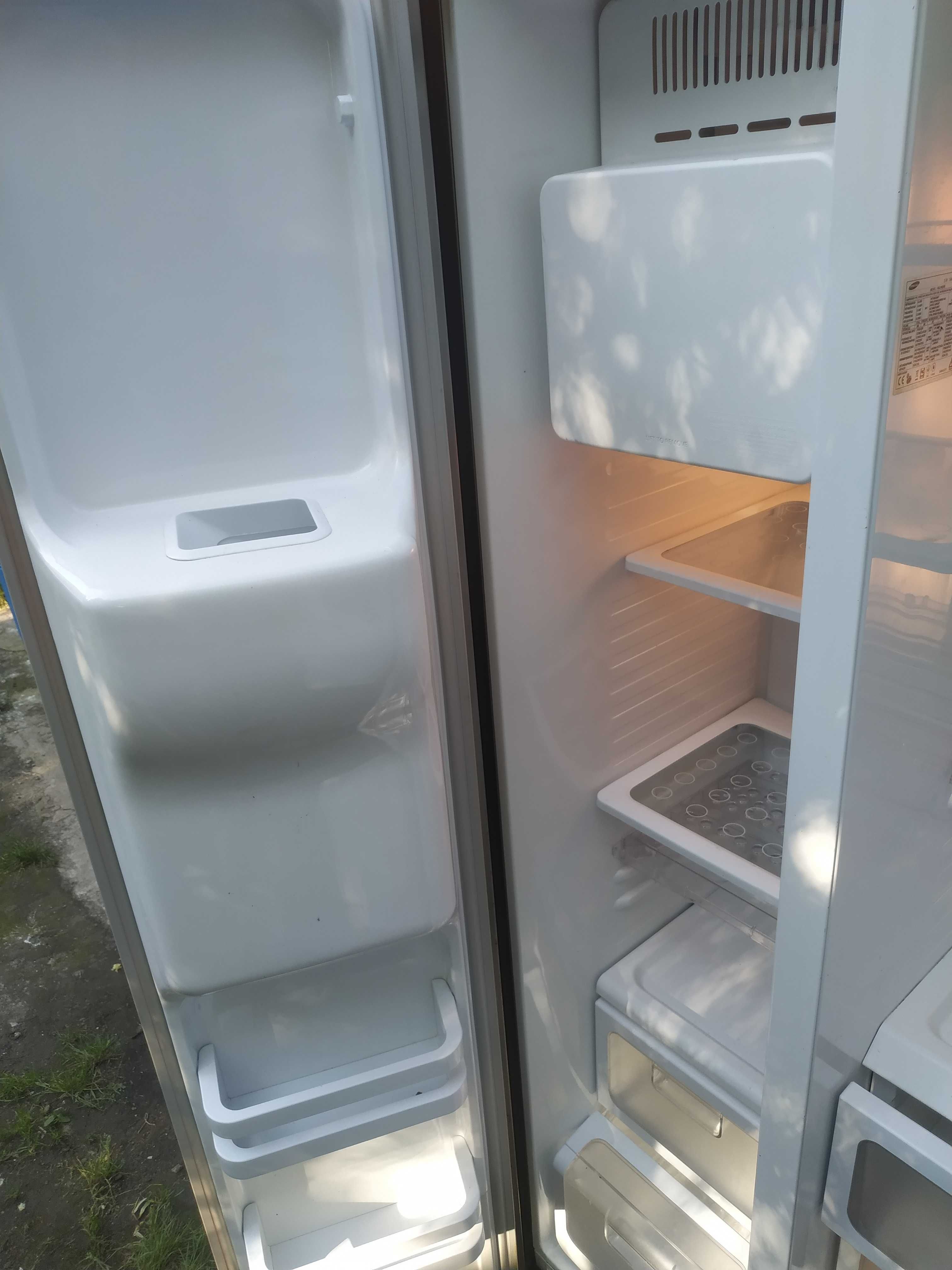 Lodówka Samsung RSJ1KERS dwu drzwiowa na części