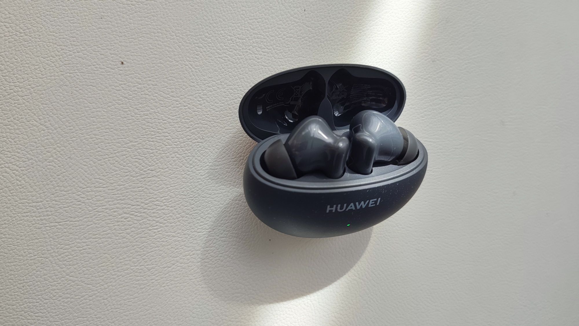 Нові блютуз наушники Huawei FreeBuds 5i