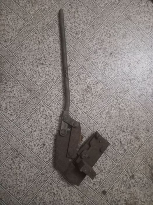 Гильотина, гильятина,длина лезвия 9см 9см