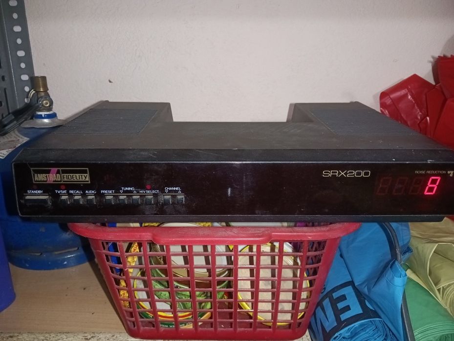 Dekoder analogowy telewizji satelitarnej Amstrad srx200