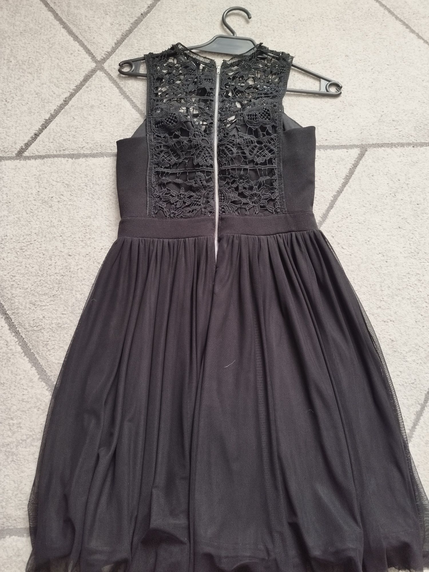 Czarna sukienka r.36