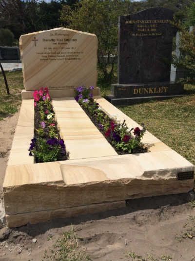 Козацький хрест, пам'ятники з каменю