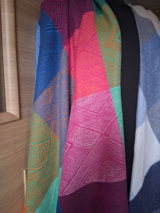 Dwa nowe szale damskie
