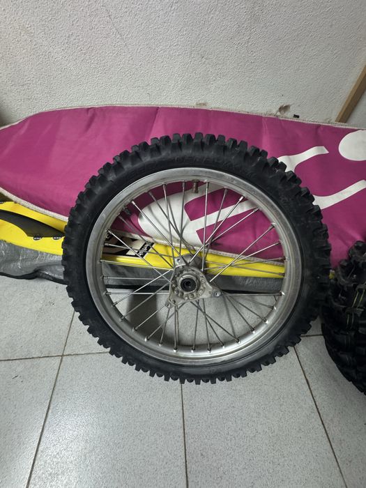 Rodas pequenas Yz 85 -frt-17 tras-14