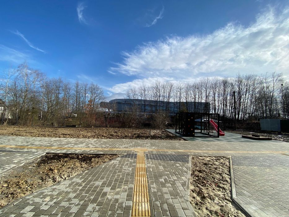 Оренда 60м2, 1 рік - 1грн., 2 рік - 18000грн., вул. К. Мікльоша 20А.