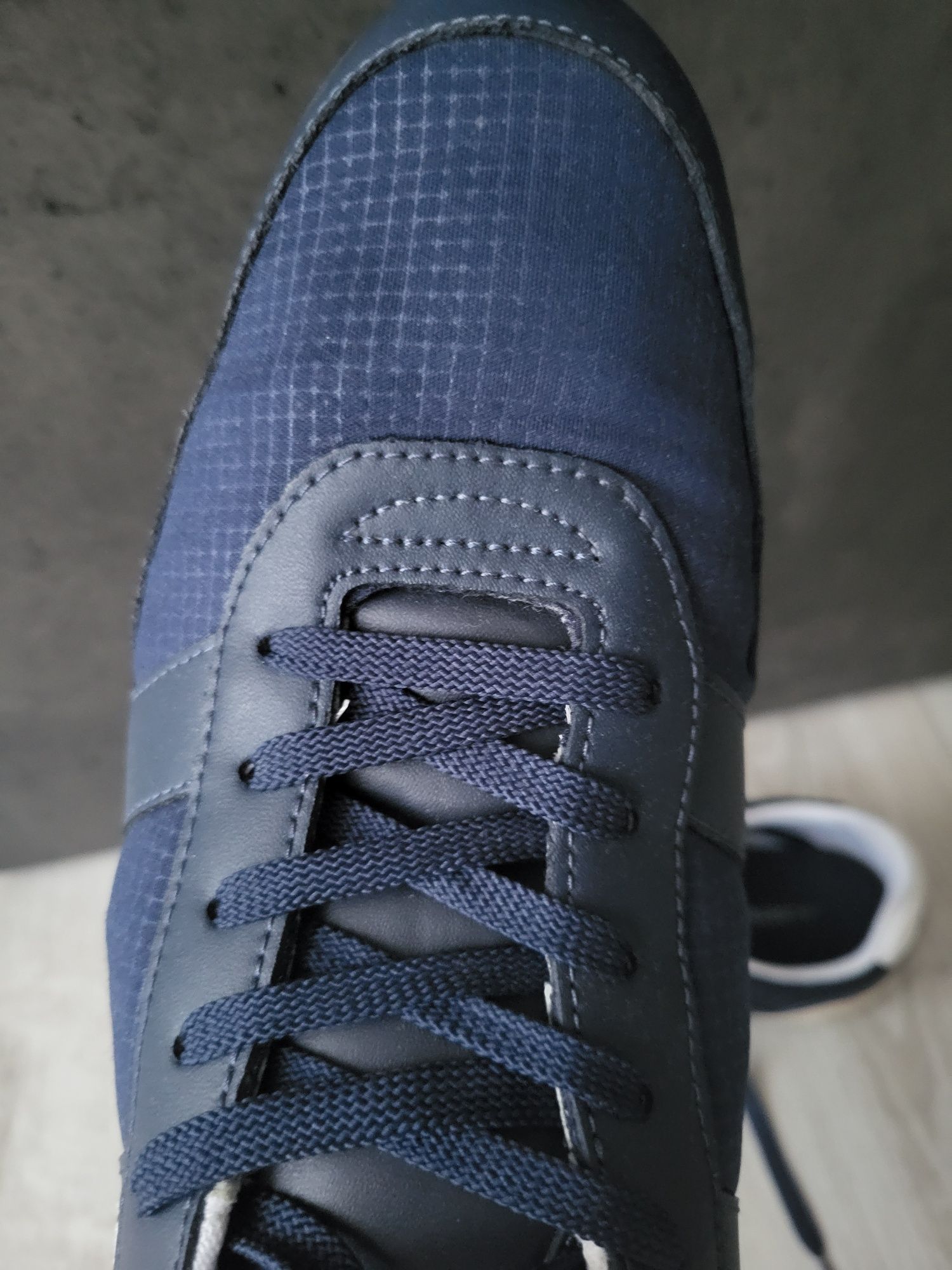 Buty Lacoste 43 jak nowe
