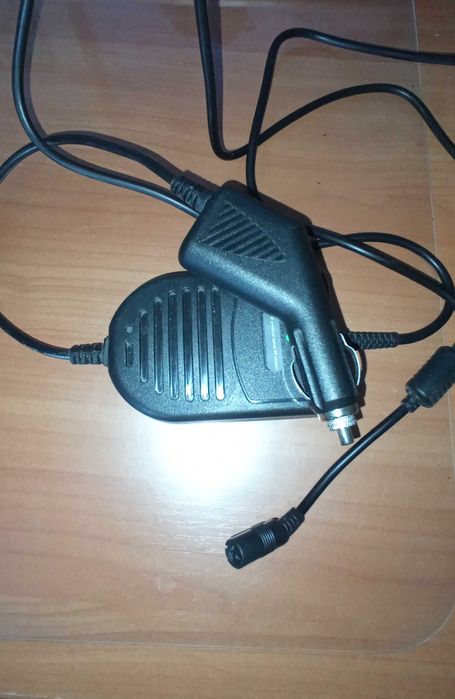 Універсальний автоматичний адаптер ноутбука