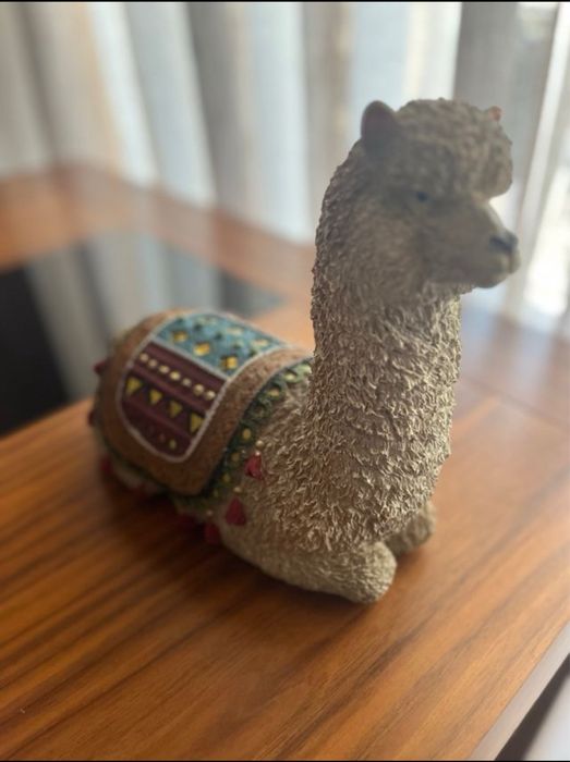 Lama - Figura decorativa.