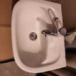 Umywalka ceramiczna z baterią