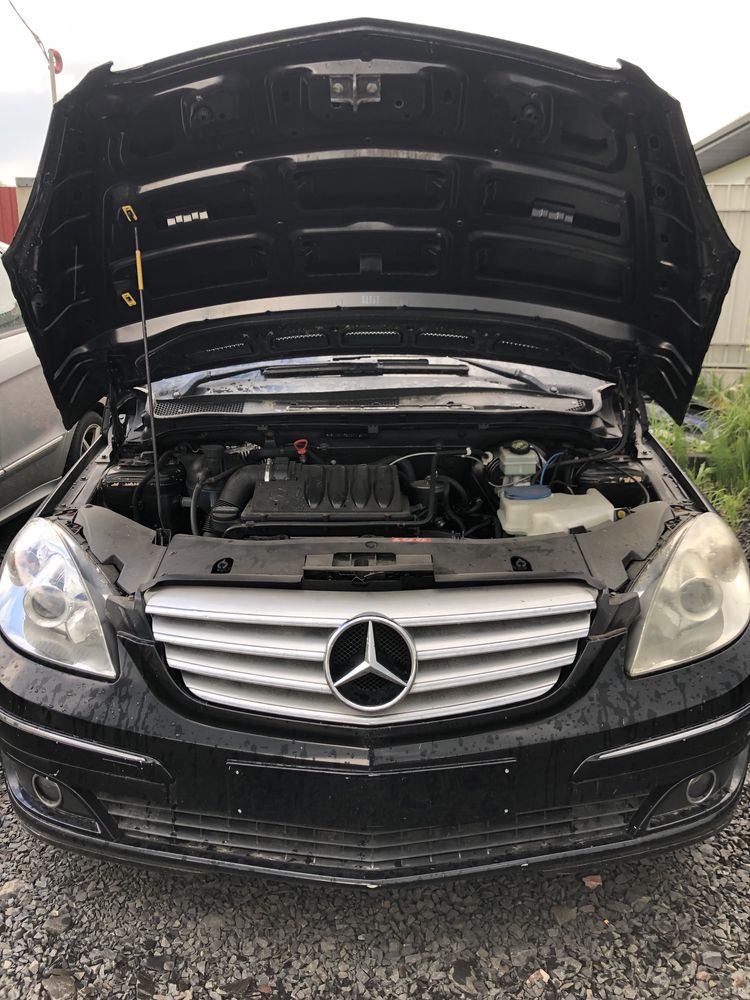 Mercedes Benz B200