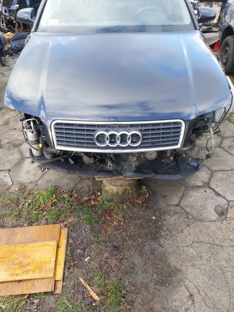 Maska Audi A4 B6 LZ9W