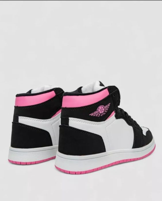 Кросівки жіночі зимові на хутрі, колір біло-рожевий