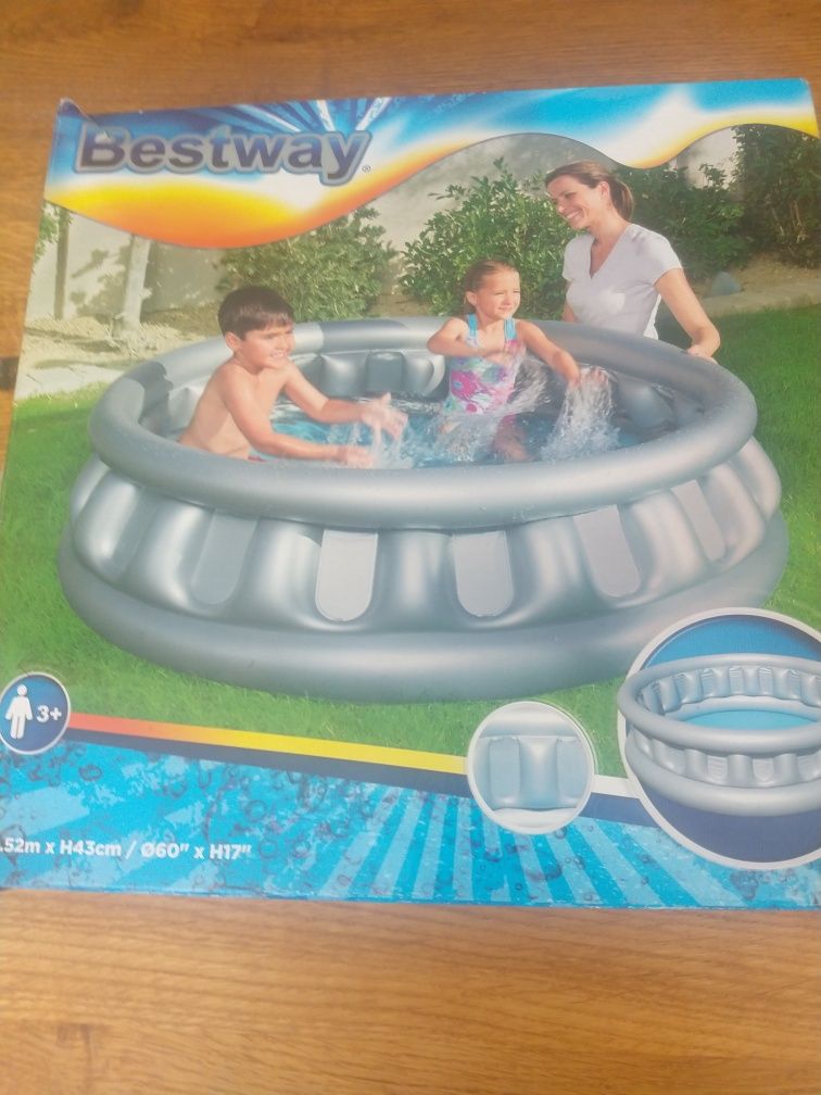 Basen dmuchany statek kosmiczny Bestway.