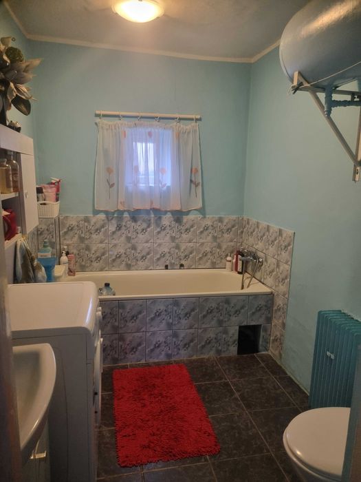 Sprzedam mieszkanie w domu w zabudowie bliźniaczej z dwiema działkami.